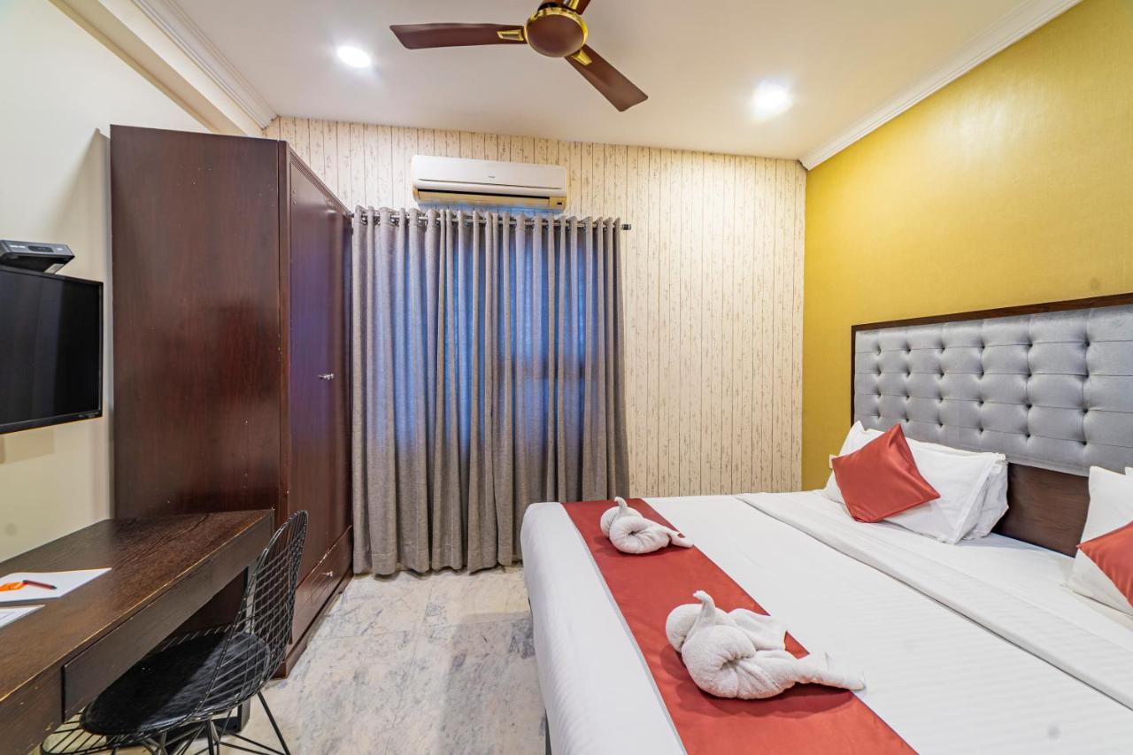 แอท โฮม อพาร์ตเมนต์ Hotel ไฮเดอราบัด ภายนอก รูปภาพ
