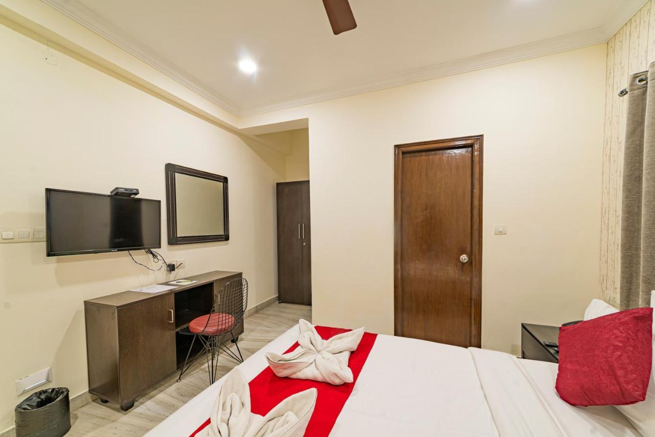 แอท โฮม อพาร์ตเมนต์ Hotel ไฮเดอราบัด ภายนอก รูปภาพ