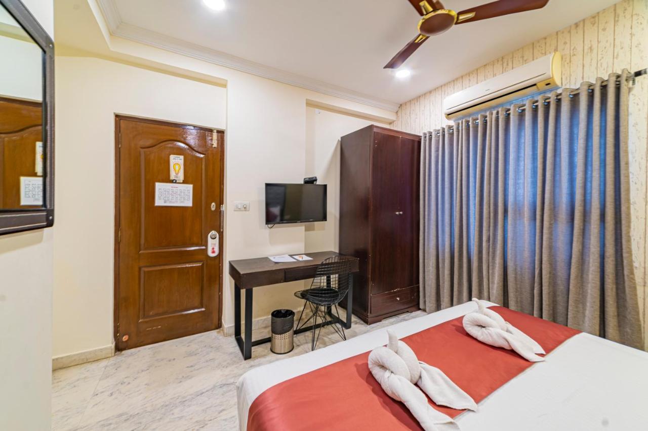 แอท โฮม อพาร์ตเมนต์ Hotel ไฮเดอราบัด ภายนอก รูปภาพ