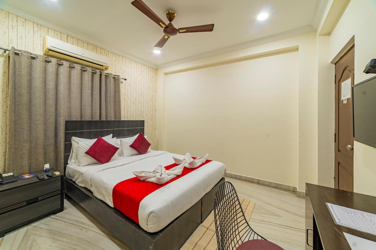 แอท โฮม อพาร์ตเมนต์ Hotel ไฮเดอราบัด ภายนอก รูปภาพ